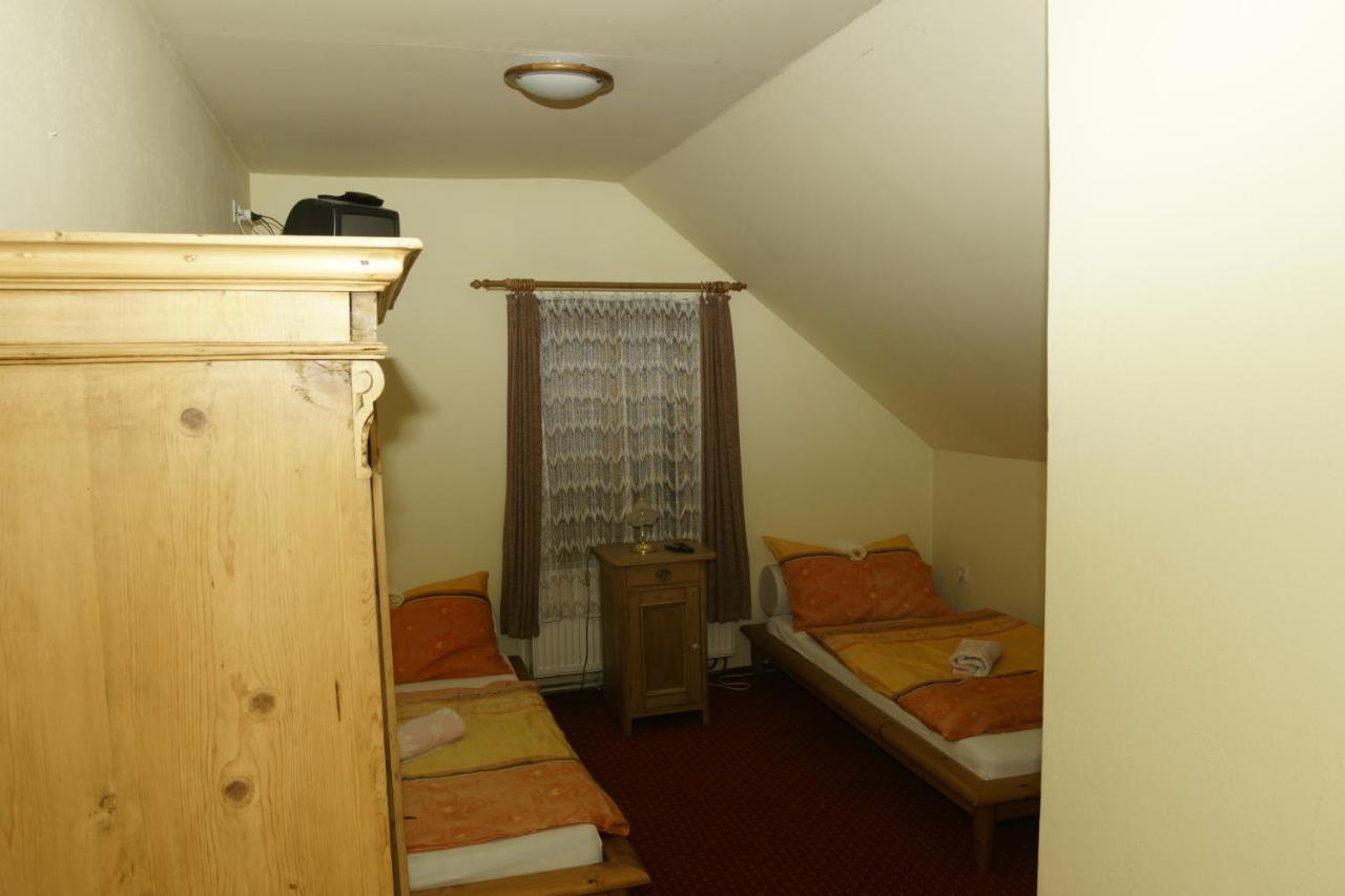 Hotel U Zlateho Andela ปาร์ดูบิตเซ ห้อง รูปภาพ